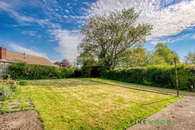 9 Linden Avenue, Chesterfield photo 2