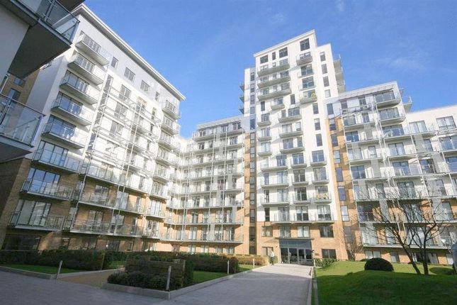Studio flat on Alboran Apartments, Seven Sea Gardens, London, £330,000