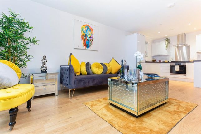 11, Marketfield Court, Surrey photo 5