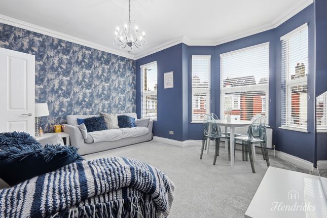 Flat 2, 25, Central Avenue, Southend-on-sea photo 3