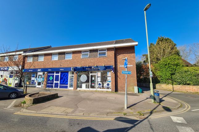 Thumbnail Flat to rent in East Grinstead Road, Lingfield