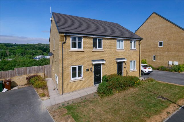 39, Poplars Park Avenue, Bradford photo 2