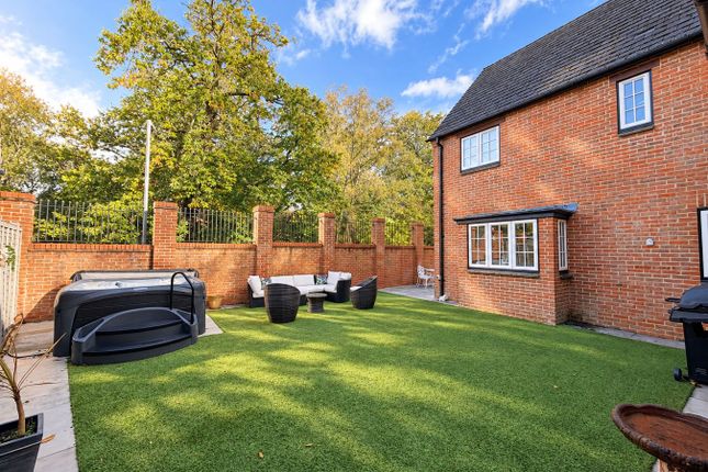 Matchams Close, Ringwood photo 3
