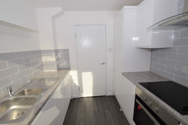 36, Newton Park Court, Leeds photo 2