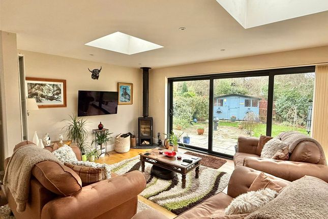 14, Firmount Close, Lymington photo 2