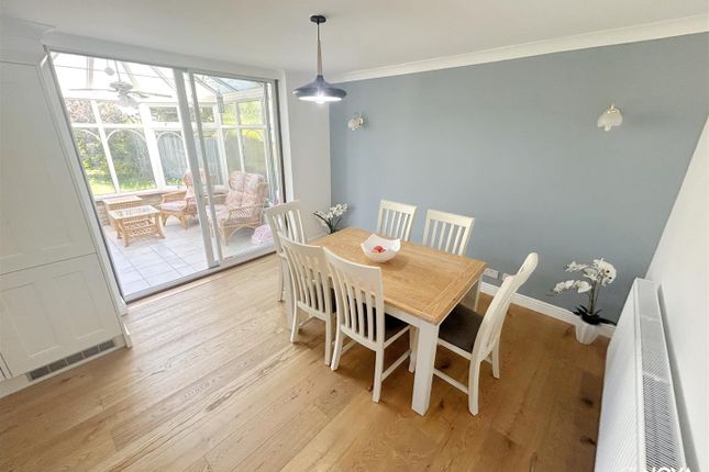 13, Greenways, Luton photo 4