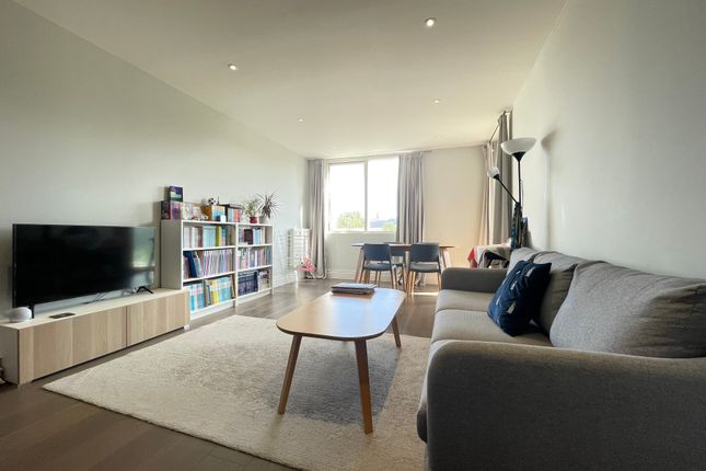 294 Hamond Court, Queenshurst Square, Kingston upon Thames photo 4