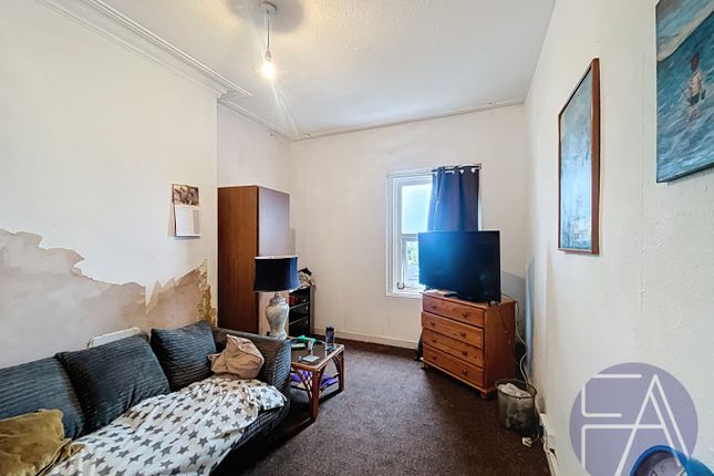 2, Castle Walk, Southport photo 2