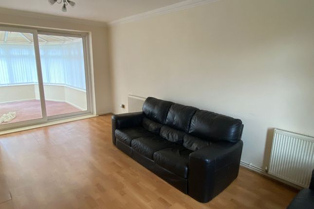 9 Sandringham Green, Leeds photo 4