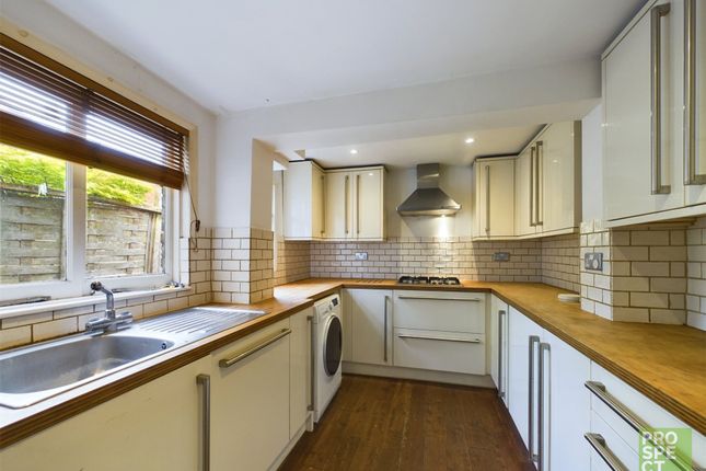 Terraced house to rent in High Town Road, Maidenhead, Berkshire
