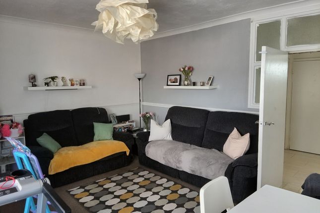 37, Stonesdale, Luton photo 2