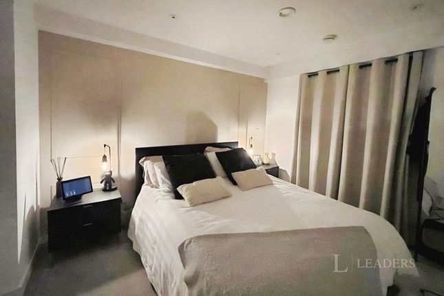 Apt 420, 14 Hulme Street photo 4