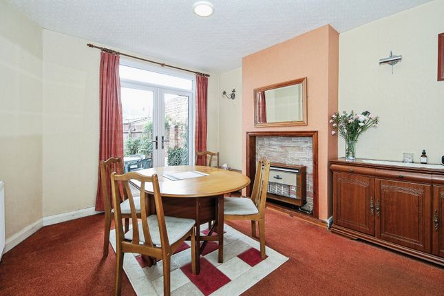 162, Cheveral Avenue, Coventry photo 4