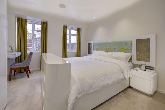 Link-detached house for sale in The Marlowes, St John's Wood