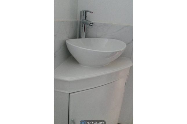 2nd Bathroom