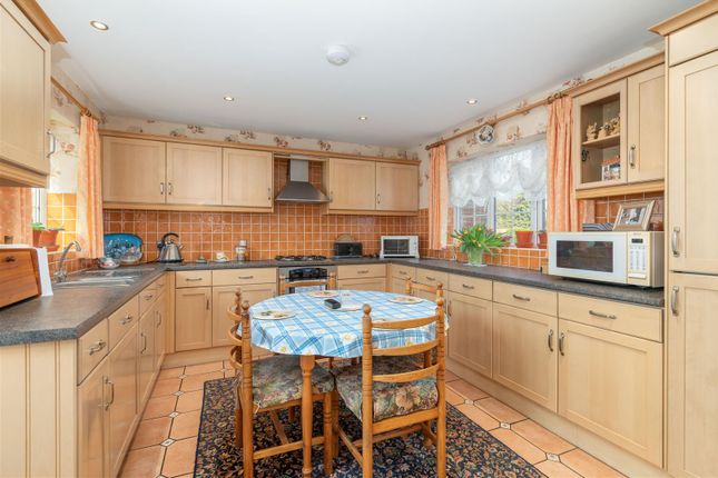8, Bramley Close, Shefford photo 4