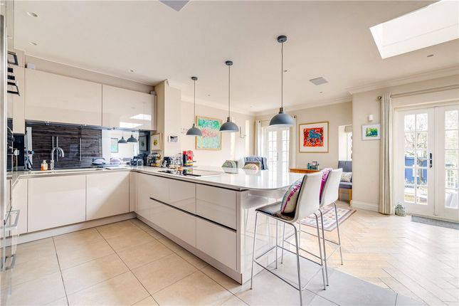 24, Ellerton Road, London photo 3