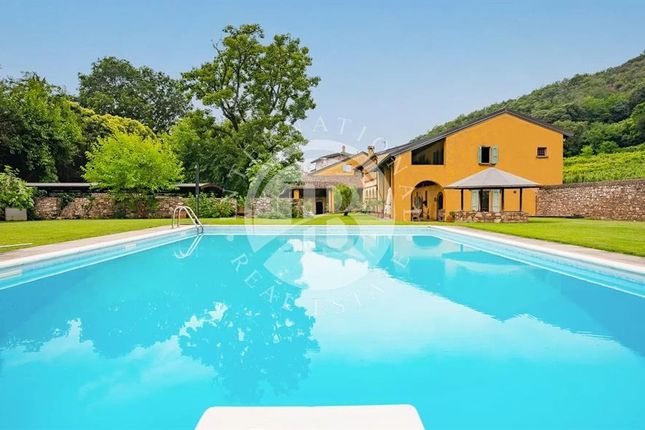 Villa for sale in Rodengo Saiano, Lombardy, 25050, Italy