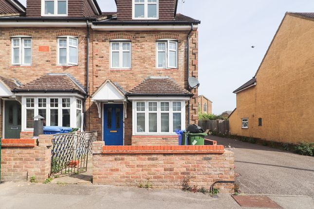 Thumbnail Terraced house for sale in Holly Road, Aldershot