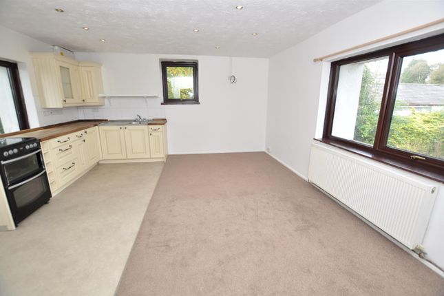 Flat for sale in St. Clears, Carmarthen