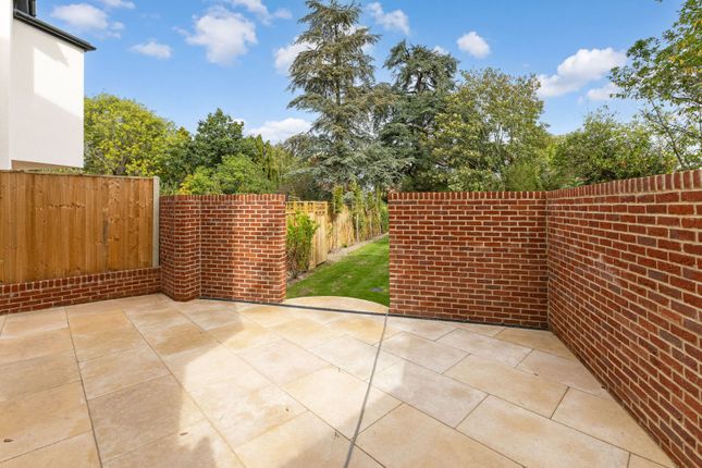 The Esher Collection, 35D, Ellington House, Esher photo 4
