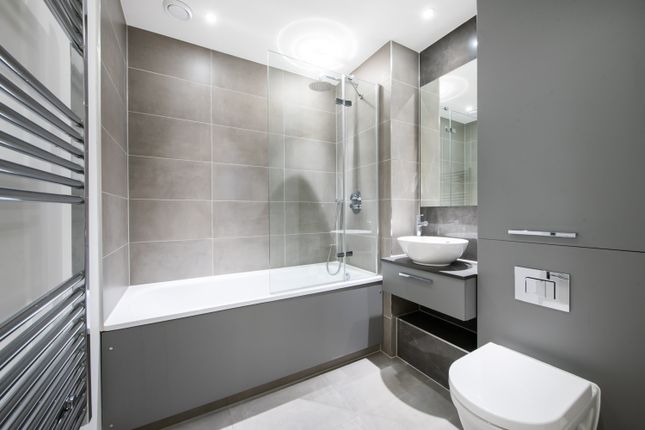 9 Green Lanes, London photo 5