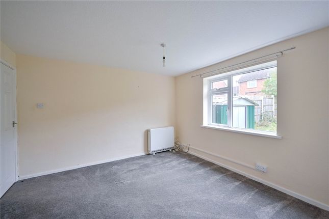 5, Embry Avenue, Staffordshire photo 3