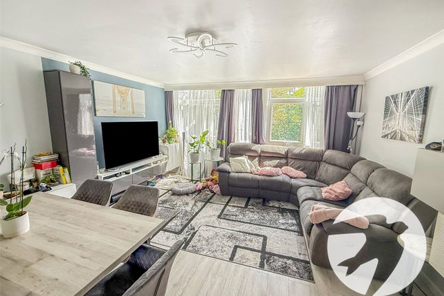 50, Tarnwood Park, London photo 4