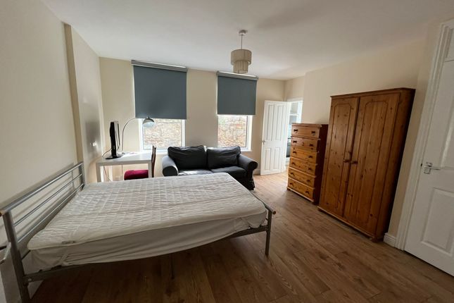 Flat 3, 145, CARDIFF photo 2