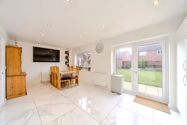 30, Knibb Drive, Milton Keynes photo 3