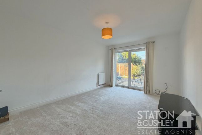 44 Hawthorn Drive, Newark photo 3
