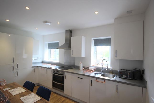 34, Florence Close, Brentwood photo 4