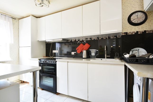 58, Erwood Road, London photo 3