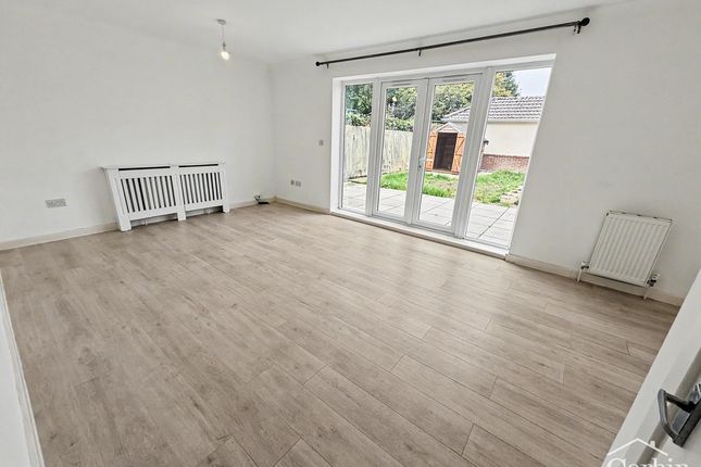 Markham Avenue, Bournemouth photo 2