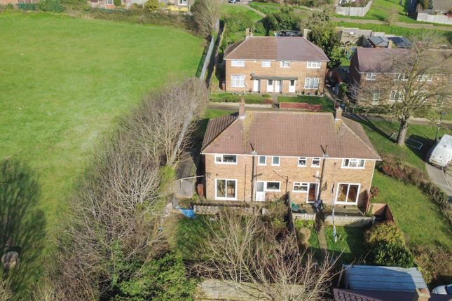 19 Clifton Close, Rochester, Kent photo 2