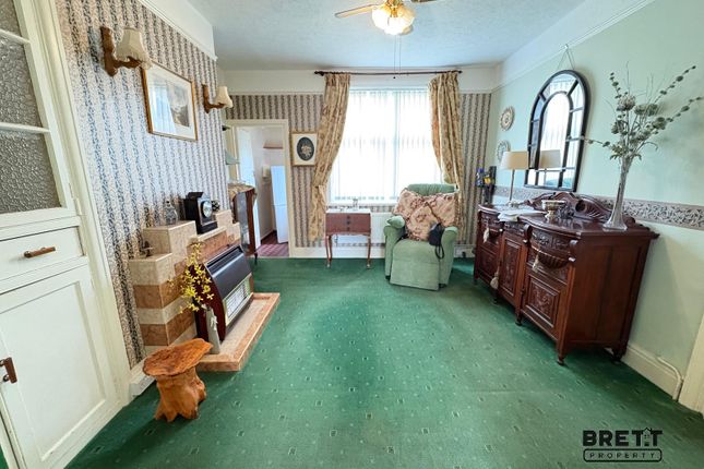 15, Hayston Avenue, Milford Haven photo 2