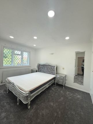 21, Inglrside, Slough photo 5