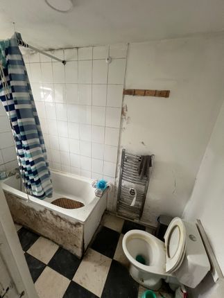 46, Eighth Avenue, London photo 5