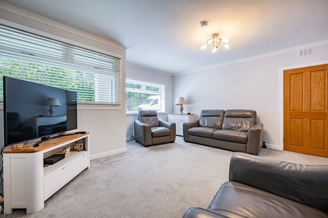 92 Fernbrae Avenue, Rutherglen, Glasgow photo 4