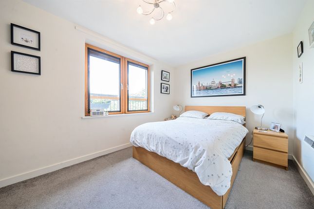 Flat 22, Lido House, Northfield Avenue, LONDON photo 4