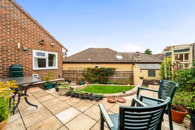 9, Parkers Close, Oxfordshire photo 2