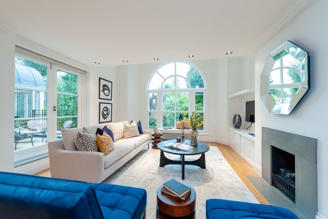 Duplex for sale in Lansdowne Road, London