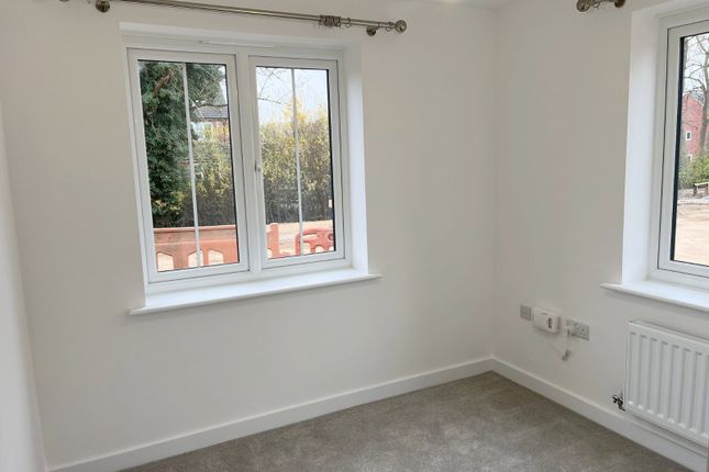 Queen Anne Drive, Derbyshire photo 5