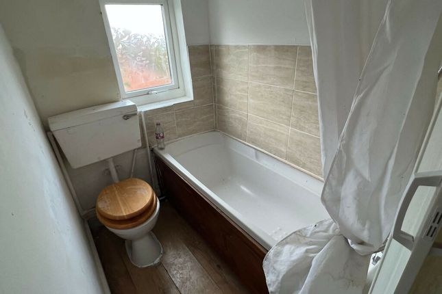 325, Welbeck Road, Walker photo 4