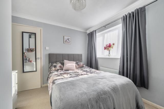 23, Birinus Close, High Wycombe photo 4