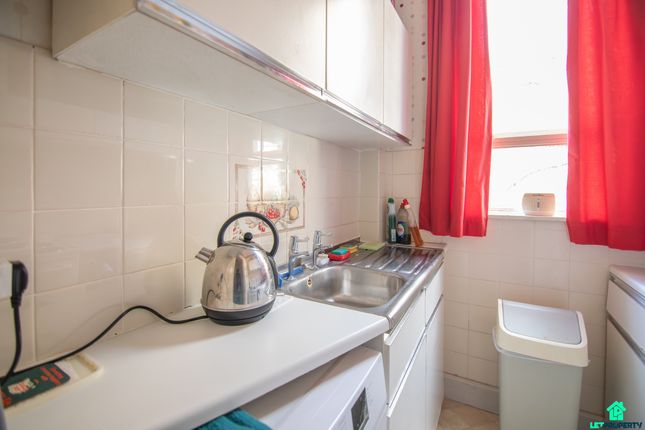 Flat for sale in Hillfoot Avenue, Glasgow