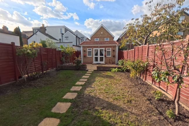 74 Worthington Road, Surbiton photo 2