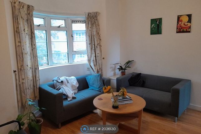 Thumbnail Flat to rent in Hughes Mansions, London