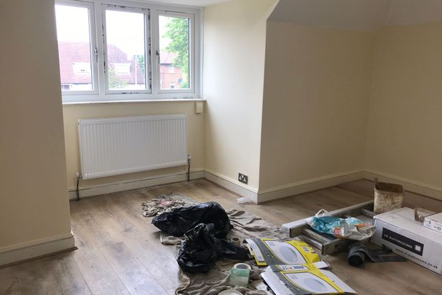 4 Bed Semi-Detached House To Rent Becontree Avenue, Dagenham Rm8
