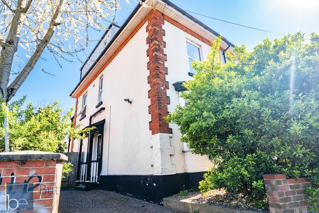 4-bed house on 90 North Gate, Newark, £230,000